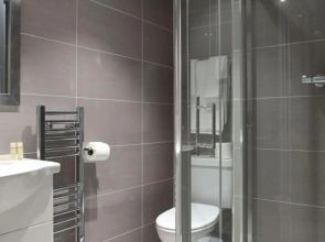 Kensington Gardens Hotel