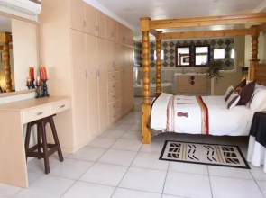 Four Palms Guest House