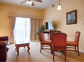 The Point Hotel & Suites