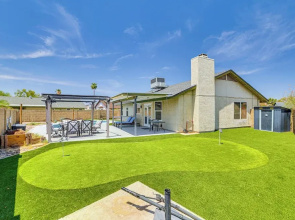 Welcoming Retreat w/ Pool & Patio in Peoria!