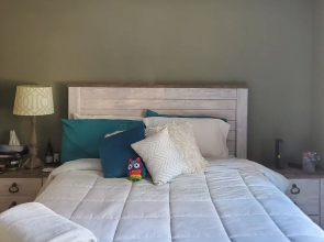 Prosecco Palazzo At Peachland 1 Bedroom Home by Redawning