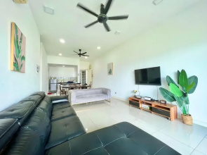 Capital O 90987 The Loft Residences Homestay @ Imago Shopping Mall 2