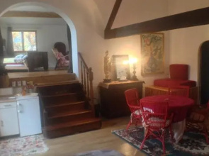Les Maquinols Estate