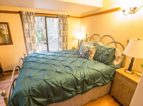 Hale Mauna Loa Lower - 11-3910 3rd St