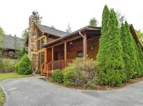 Gods Little Acre 3 Bedroom Home with Hot Tub