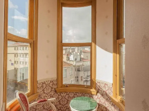 Meserret Palace Hotel