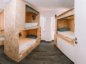 Deck Lodge - Hostel
