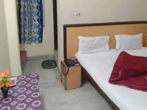 POP 83450 Hotel K Kalpana Railway Station