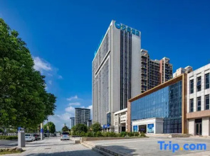 HanTing Hotel (Xinyang Luoshan Stadium)