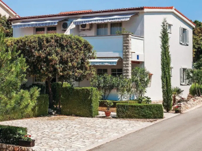Stunning Home in Mandre With Wifi and 2 Bedrooms