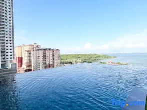 Georgetown Urban Suite | Family | Skypool I SeaView
