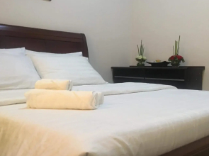 H&M Management @ PalmTree Villas