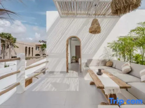 Villa Las Casas 2 by BaliSuperHost