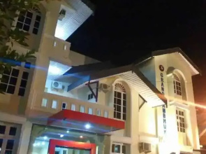 Grand Lambhuk Hotel
