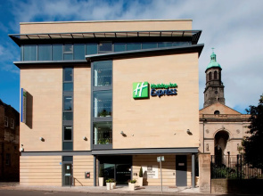 Holiday Inn Express Edinburgh Royal Mile by IHG
