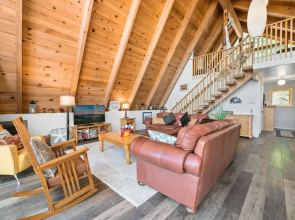 Moonlight Shores Lakefront - 2br/1ba/ Beautiful Lakefront Cabin/smart Tvs/hot Tub/wifi 2 Bedroom Cabin