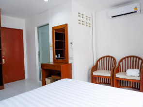 18 Coins Budget Hotel