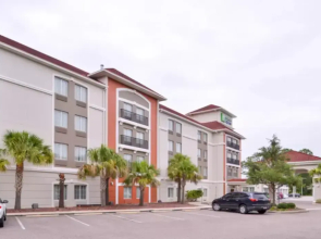 Holiday Inn Express Tampa N I-75 - University Area by IHG