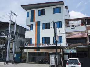 Oyo 592 Budget Hotel by the Harbour