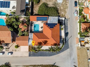 NEW Modern Cozy Studio Walking Distance to Beach