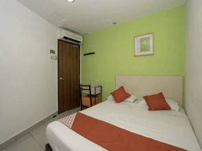 Happy 92 Hotel