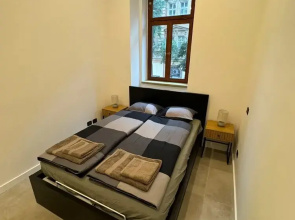1 Bed Flat - Sleeps 2 - Pets - Smoking on Terrace