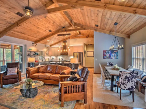 'cork & Creek Cottage' w/ Mtn & Pasture Views!
