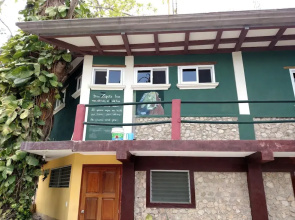 Zapote Tree Inn