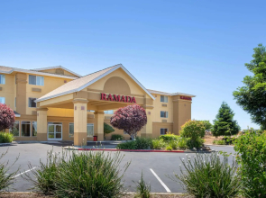 Holiday Inn Express Redding North by IHG