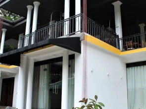 Mounts Edge Regency