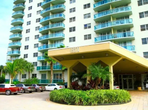 Premium 2 Bedroom + Den Apartment Or201