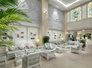 Au Lac Charner Hotel