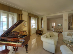 Elegant Villa With Splendid Lakeview Pool Jacuzzi Fitness and Wellness Area -villa Ninfea DEL Lago