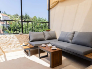 Traditional stone house Tonca