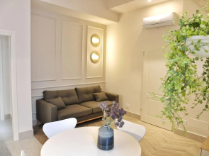 Apartment suitable for couples of friends or families, excellent location, luxurious, private atrium-Mariachiara by Dimore Garibaldi