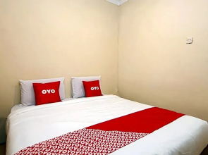 OYO 2045 Hotel 211