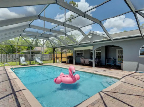 Spacious Wellington Vacation Rental - Private Pool
