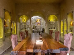 Elika Cave Suites & Spa