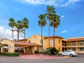 La Quinta Inn by Wyndham Laredo I-35