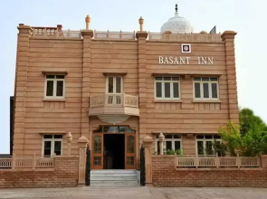 Hotel Taru Inn