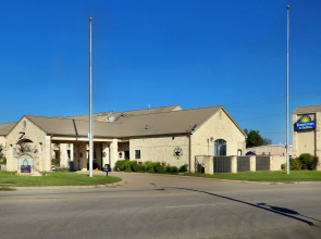 Days Inn & Suites by Wyndham Llano