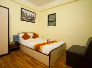 OYO 156 Hotel Sweet Town