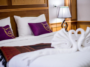 Thatphanom View Hotel