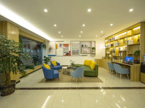 Green Tree Inn Express Tengchong Rehai Spa Jichang Road