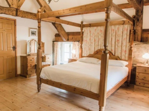 Gellifawr Woodland Retreat