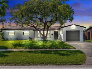 Casa Maya 3br Home With Pool In Hollywood Hills 3 Bedroom Home by RedAwning