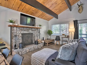 Modern Cabin w/ Game Room & Deck, Near Skiing