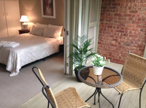Luxury 2B Townhouse in North Adelaide
