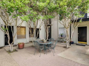Walkable Dallas Vacation Rental w/ Community Pool!