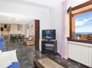 Maer in Blanes with 5 bedrooms and 2 bathrooms